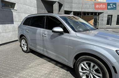 Внедорожник / Кроссовер Audi Q7 2018 в 