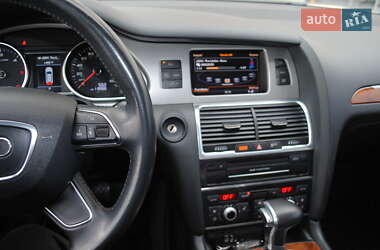 Позашляховик / Кросовер Audi Q7 2015 в 