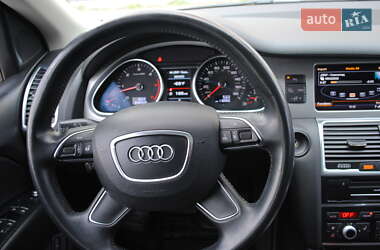 Позашляховик / Кросовер Audi Q7 2015 в 