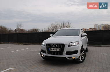 Позашляховик / Кросовер Audi Q7 2015 в 