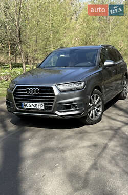 Позашляховик / Кросовер Audi Q7 2017 в 