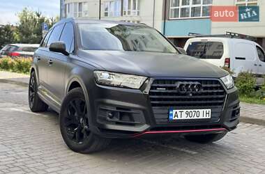Позашляховик / Кросовер Audi Q7 2016 в 