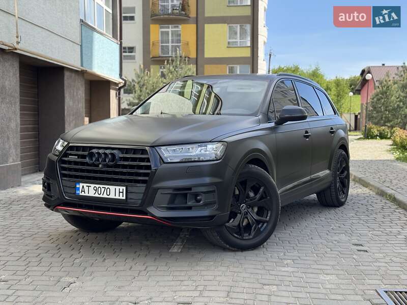 Позашляховик / Кросовер Audi Q7 2016 в 