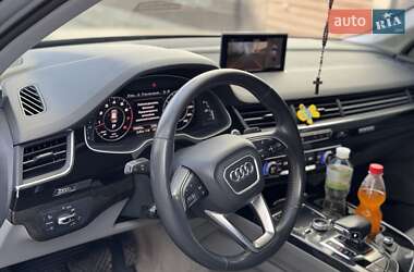 Позашляховик / Кросовер Audi Q7 2016 в 