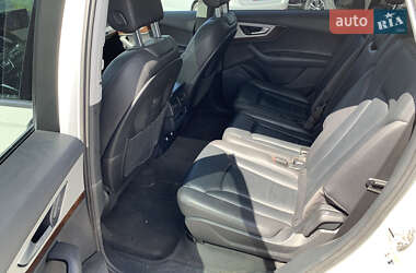 Внедорожник / Кроссовер Audi Q7 2018 в 