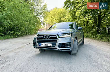 Внедорожник / Кроссовер Audi Q7 2016 в 