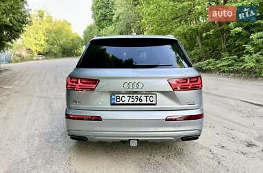 Внедорожник / Кроссовер Audi Q7 2016 в 