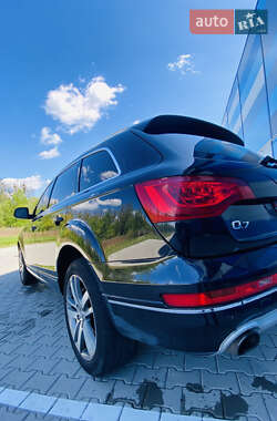 Внедорожник / Кроссовер Audi Q7 2012 в 