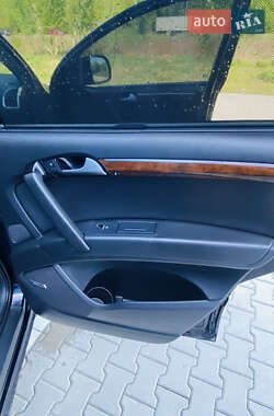Внедорожник / Кроссовер Audi Q7 2012 в 
