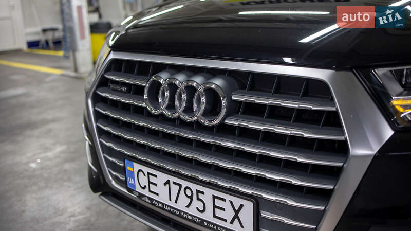 Позашляховик / Кросовер Audi Q7 2015 в Чернівцях