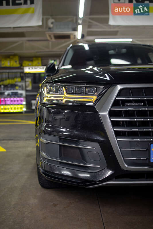 Позашляховик / Кросовер Audi Q7 2015 в Чернівцях