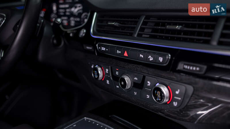 Позашляховик / Кросовер Audi Q7 2015 в Чернівцях