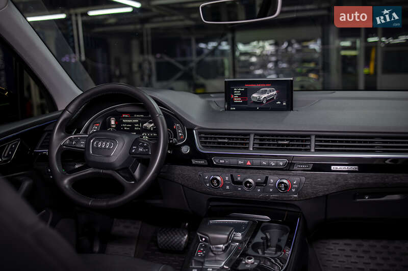 Позашляховик / Кросовер Audi Q7 2015 в Чернівцях