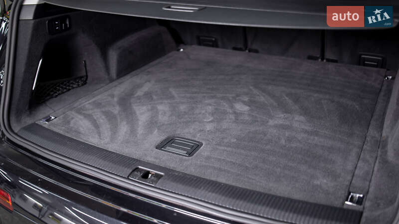 Позашляховик / Кросовер Audi Q7 2015 в Чернівцях