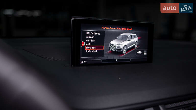 Позашляховик / Кросовер Audi Q7 2015 в Чернівцях