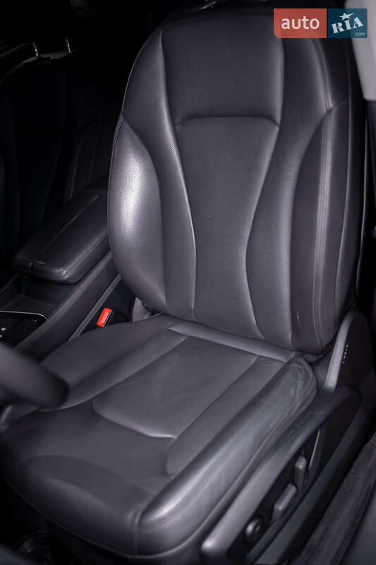 Позашляховик / Кросовер Audi Q7 2015 в Чернівцях