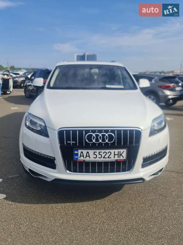 Позашляховик / Кросовер Audi Q7 2014 в Києві
