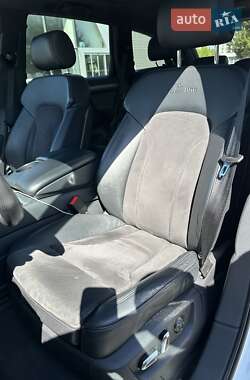 Внедорожник / Кроссовер Audi Q7 2012 в 