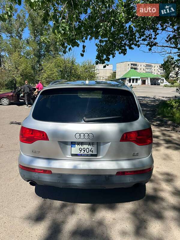 Позашляховик / Кросовер Audi Q7 2007 в Павлограді