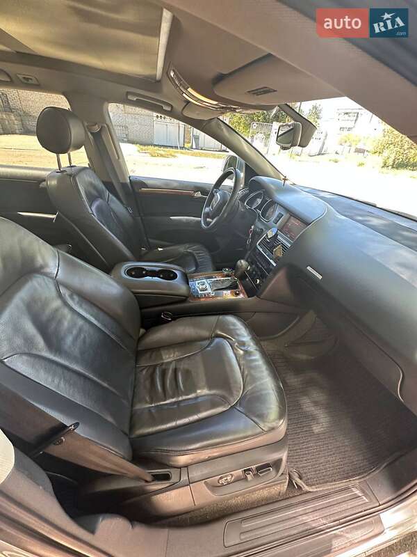 Позашляховик / Кросовер Audi Q7 2007 в Павлограді