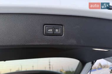 Позашляховик / Кросовер Audi Q7 2020 в 