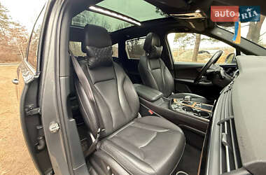 Внедорожник / Кроссовер Audi Q7 2016 в 