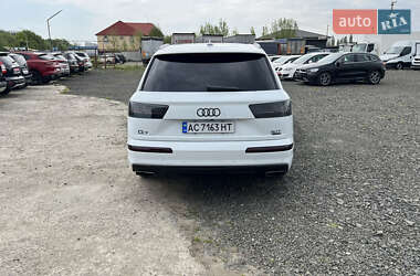 Позашляховик / Кросовер Audi Q7 2017 в 