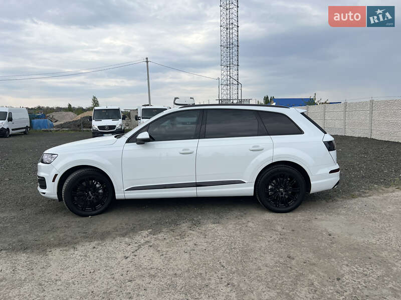 Внедорожник / Кроссовер Audi Q7 2017 в Луцке