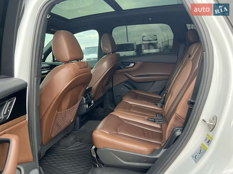 Внедорожник / Кроссовер Audi Q7 2017 в Луцке