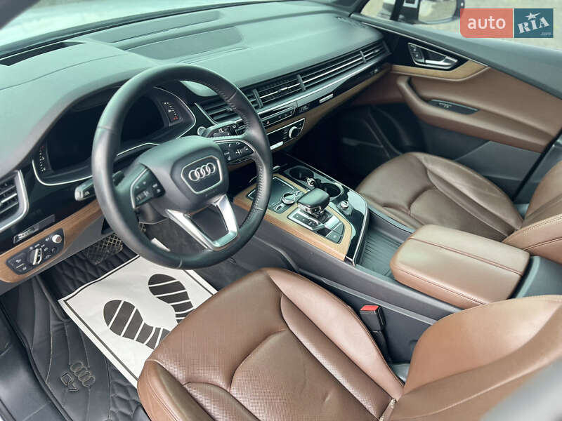 Внедорожник / Кроссовер Audi Q7 2017 в Луцке