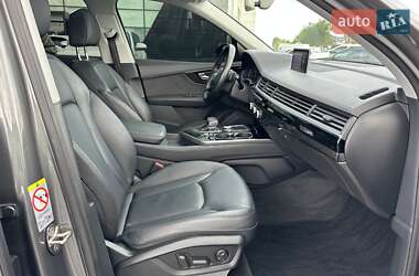 Позашляховик / Кросовер Audi Q7 2016 в 