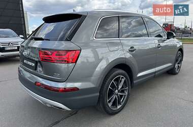 Позашляховик / Кросовер Audi Q7 2016 в 