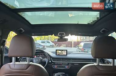 Позашляховик / Кросовер Audi Q7 2016 в 