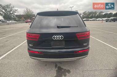 Позашляховик / Кросовер Audi Q7 2016 в 