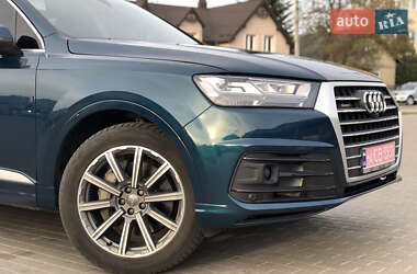 Внедорожник / Кроссовер Audi Q7 2017 в 