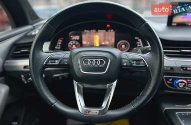 Позашляховик / Кросовер Audi Q7 2015 в 