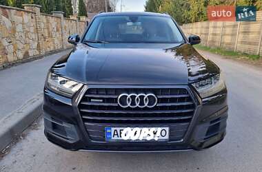 Внедорожник / Кроссовер Audi Q7 2016 в 