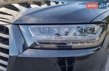 Внедорожник / Кроссовер Audi Q7 2016 в 