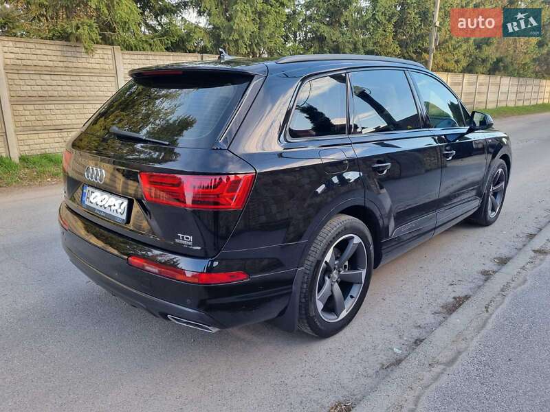 Внедорожник / Кроссовер Audi Q7 2016 в Виннице
