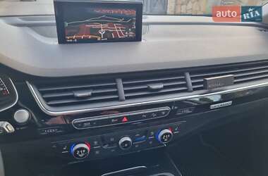 Внедорожник / Кроссовер Audi Q7 2016 в 
