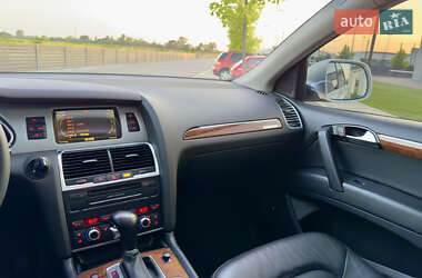 Внедорожник / Кроссовер Audi Q7 2009 в 