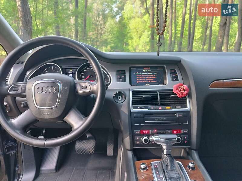 Позашляховик / Кросовер Audi Q7 2010 в Охтирці
