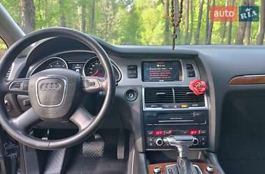Внедорожник / Кроссовер Audi Q7 2010 в 