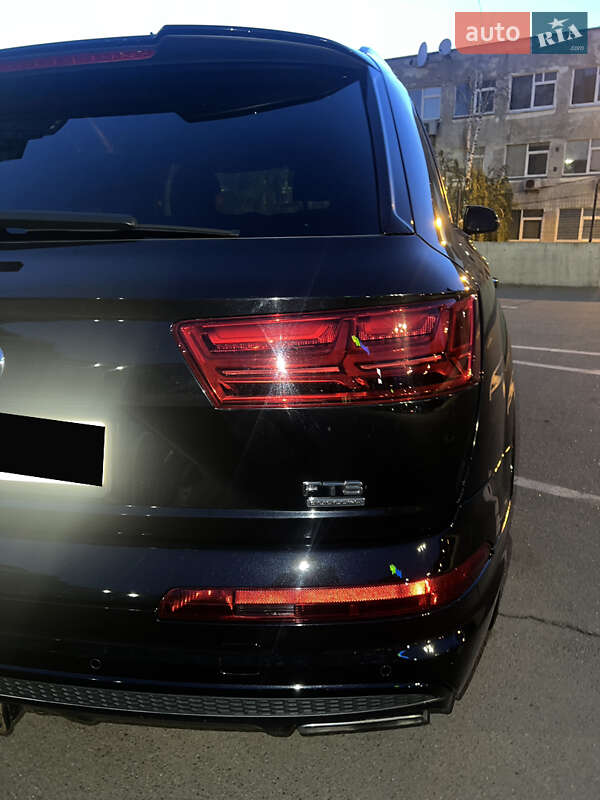 Внедорожник / Кроссовер Audi Q7 2016 в Киеве