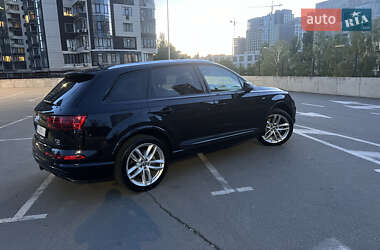 Внедорожник / Кроссовер Audi Q7 2016 в 