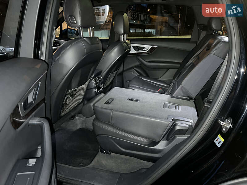 Внедорожник / Кроссовер Audi Q7 2016 в Киеве