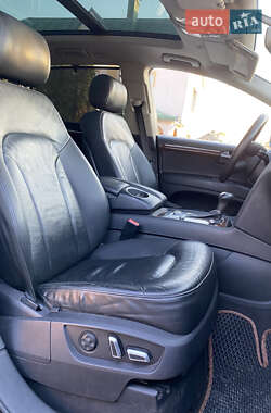Внедорожник / Кроссовер Audi Q7 2012 в 