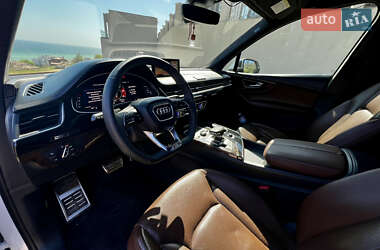 Позашляховик / Кросовер Audi Q7 2016 в 