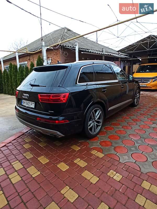 Внедорожник / Кроссовер Audi Q7 2017 в Ананьеве