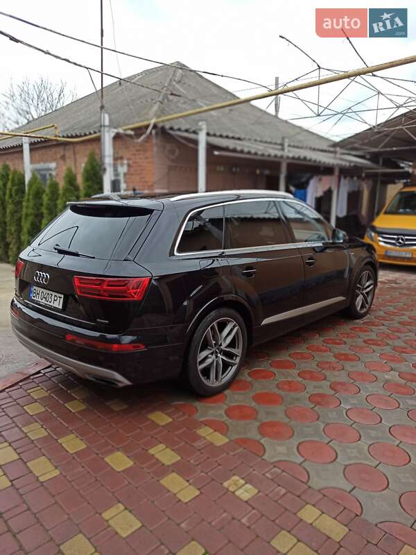 Внедорожник / Кроссовер Audi Q7 2017 в Ананьеве